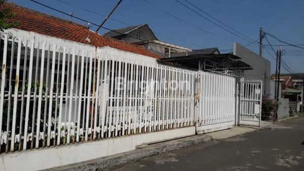 image RUMAH BAGUS DAN BESAR 2 LT TERAWAT DI KOPO PERMAI 2 (2)