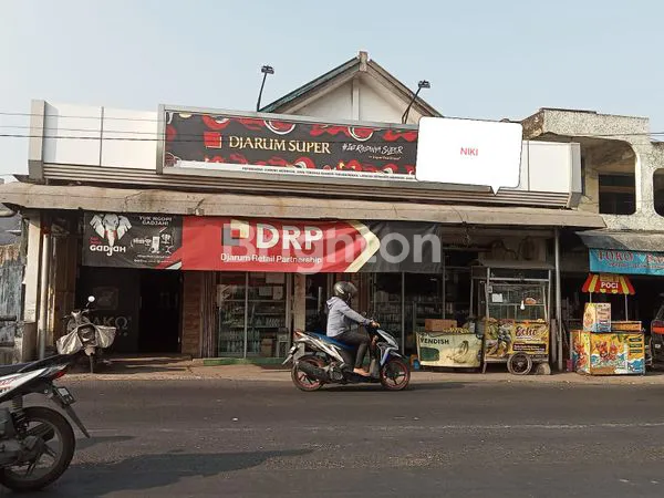 RUMAH + TOKO RAYA BENOWO