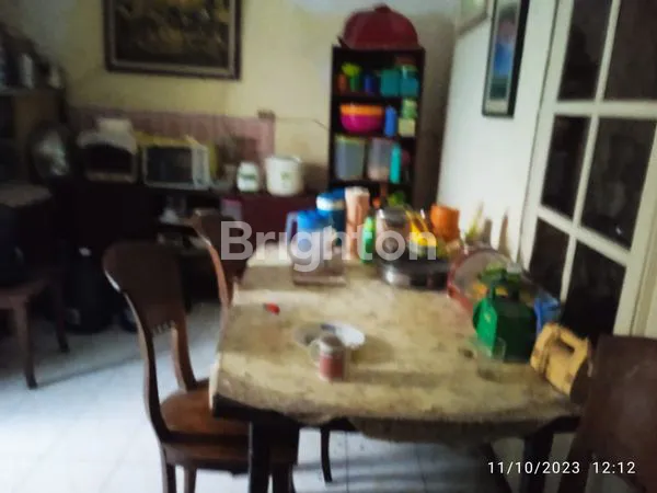 image RUMAH JALAN WIGUNA ROW 3MOBIL, HARGA 1M AN DEKAT MERR (1)