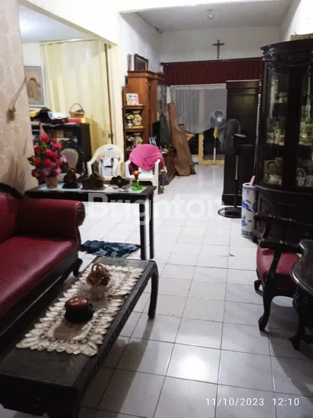 image RUMAH JALAN WIGUNA ROW 3MOBIL, HARGA 1M AN DEKAT MERR (5)