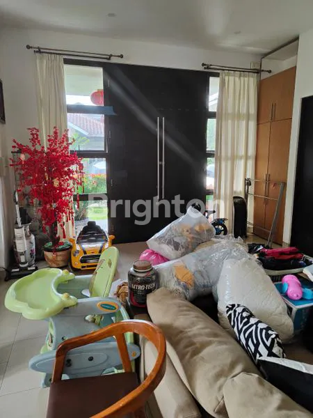 image RUMAH ASRI DAN NYAMAN SUTERA FLAMBOYAN ALAM SUTERA HARGA 5 M (4)
