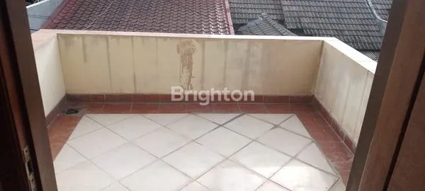 image RUMAH 3 LANTAI STRATEGIS DAERAH DEPOK (8)