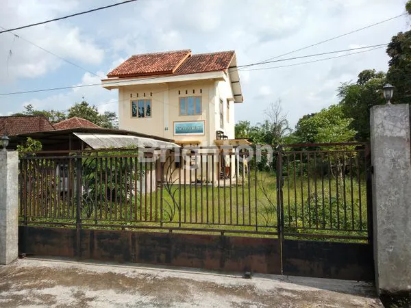 image RUMAH SIAP HUNI 2 LANTAI DENGAN TANAH LUAS DI JURUG - BOYOLALI (1)