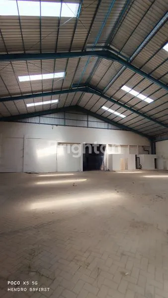 image GUDANG LUAS 2100AN DI KOLAK KAB. KEDIRI (8)