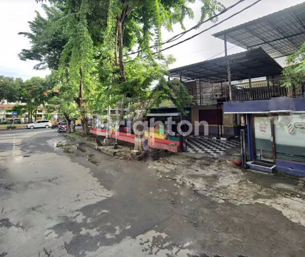image RUMAH USAHA STRATEGIS DI JL SLAMET GENTENG SURABAYA  (1)