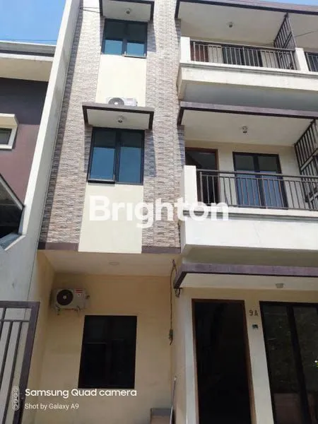 image RUMAH DURI KEPA PALEM UTAMA JAKARTA BARAT - 3 LANTAI & SIAP HUNI (1)