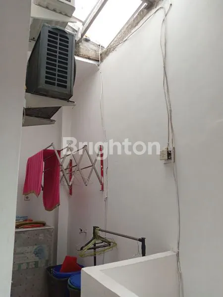 image RUMAH BAGUS SATU SETENGAH LANTAI DI BEKASI TIMUR (8)