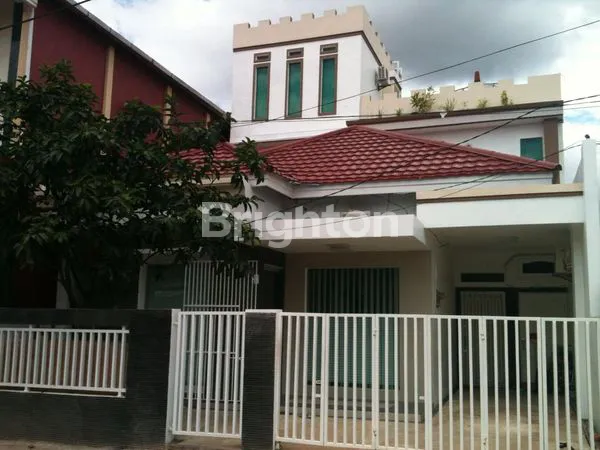 image RUMAH 3 LANTAI DIJUAL DI PERUMAHAN KARPOTEK KOMPLEK GRIYA TEPIAN LESTARI SEBERANG BIGMALL (1)