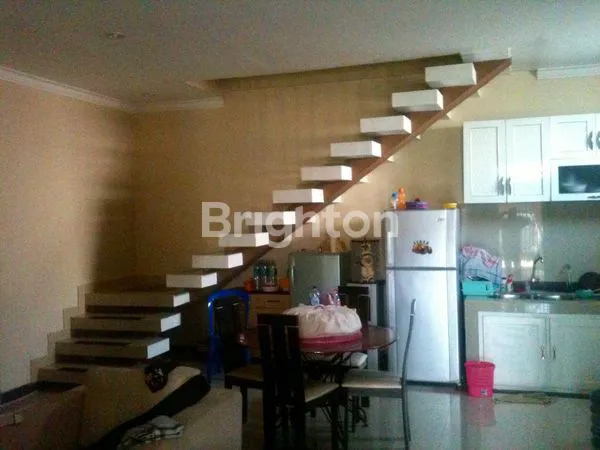 image RUMAH 3 LANTAI DIJUAL DI PERUMAHAN KARPOTEK KOMPLEK GRIYA TEPIAN LESTARI SEBERANG BIGMALL (2)