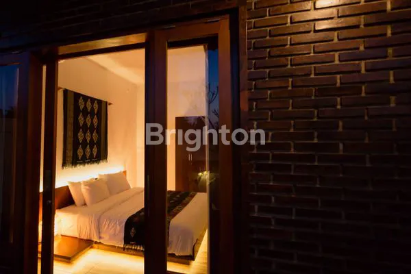 image VILLA TROPIS TIBUBENENG 2 KAMAR SAWAH MATAHARI SUNSET CANGGU (4)