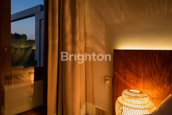 image VILLA TROPIS TIBUBENENG 2 KAMAR SAWAH MATAHARI SUNSET CANGGU (5)