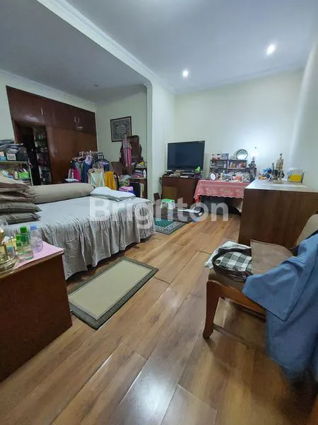 image RUMAH HOOK PINGGIR JALAN KEMANGGISAN PALMERAH JAKARTA BARAT (4)