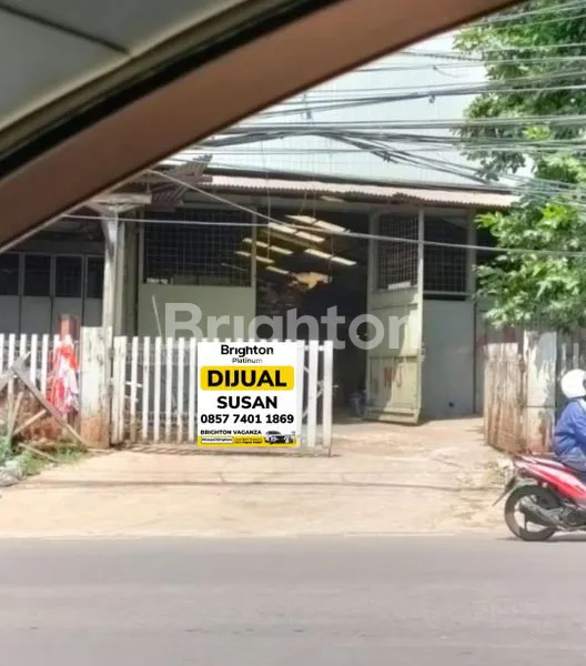 LAHAN STRATEGIS DI PINGGIR JALAN