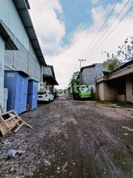 image GUDANG AREA INDUSTRI GUNUNG ANYAR TAMBAK (2)