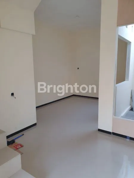 image RUMAH MINIMALIS PLAFON TINGGI GUNUNG ANYAR SANGAT DEKAT DENGAN MERR DAN OERR (3)