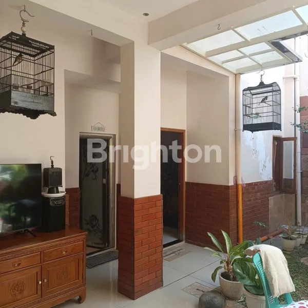 image RUMAH SECOND TERAWAT DI RUNGKUT, DEKAT MERR (6)