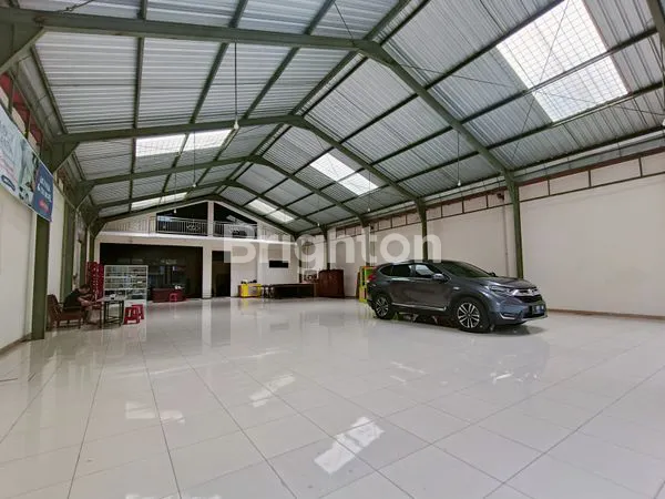 image RUKO PATIUNUS KEDIRI KOTA COCOK UNTUK SHOWROOM MOBIL, SHOWROOM MOTOR, BENGKEL, CAFE (2)