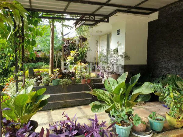 image RUMAH ASRI DENGAN UDARA YANG SEJUK, FULLY FURNISHED CLUSTER PADMA RANCAMAYA (1)