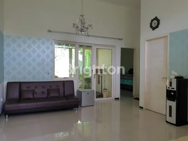 image RUMAH ASRI DENGAN UDARA YANG SEJUK, FULLY FURNISHED CLUSTER PADMA RANCAMAYA (4)