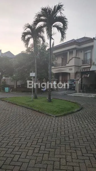 image RUMAH MEWAH 2 LANTAI LINGKUNGAN AMAN DAERAH BSD (1)