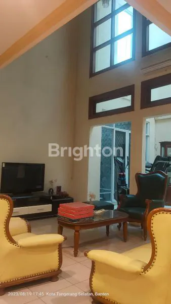 image RUMAH MEWAH 2 LANTAI LINGKUNGAN AMAN DAERAH BSD (4)