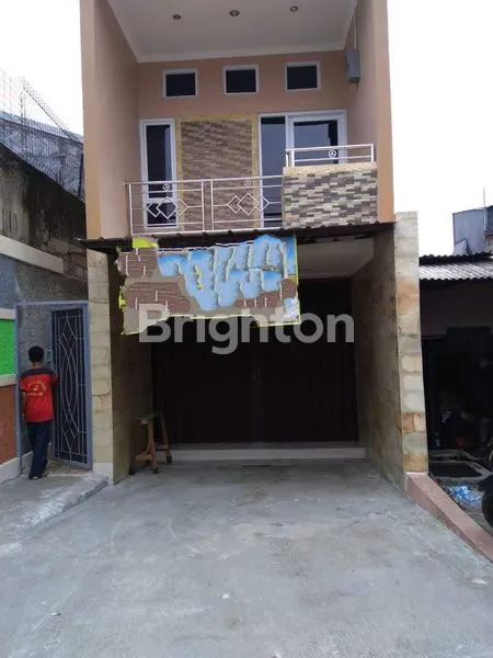 image RUKO DIPINGGIR JALAN RAYA LOKASI STRATEGIS DAN RAMAI (1)