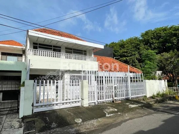 image TURUN HARGA 600JT!! RUMAH USAHA HITUNG TANAH DI NGAGEL JAYA UTARA, CUMA 20 METER DARI RAYA NGAGEL, LOKASI STRATEGIS, ROW JALAN 3 MOBIL, LAHAN PARKIR LUAS, DEKAT PUSAT KOTA, NGINDEN, MANYAR (5)