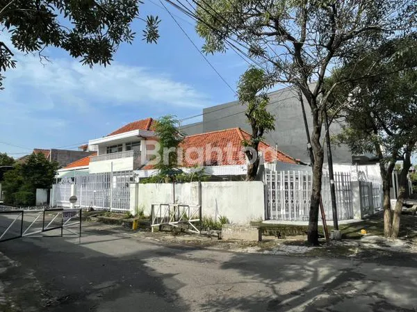 image TURUN HARGA 600JT!! RUMAH USAHA HITUNG TANAH DI NGAGEL JAYA UTARA, CUMA 20 METER DARI RAYA NGAGEL, LOKASI STRATEGIS, ROW JALAN 3 MOBIL, LAHAN PARKIR LUAS, DEKAT PUSAT KOTA, NGINDEN, MANYAR (1)