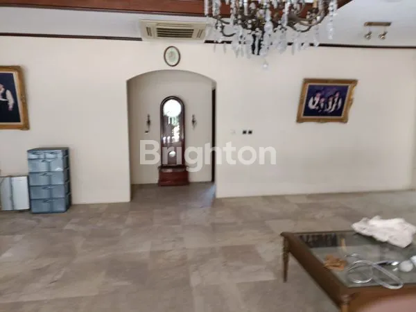 image RUMAH TUA TANJUNG DUREN HITUNG TANAH LOKASI SANGAT STRATEGIS DEKAT HOTEL DAN MALL CIPUTRA (2)