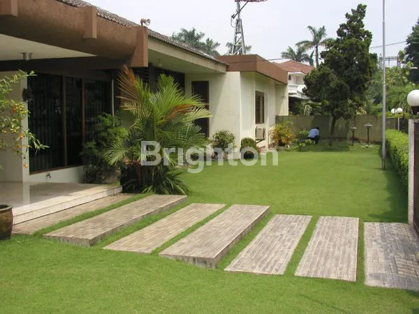 image RUMAH TUA TANJUNG DUREN HITUNG TANAH LOKASI SANGAT STRATEGIS DEKAT HOTEL DAN MALL CIPUTRA (1)