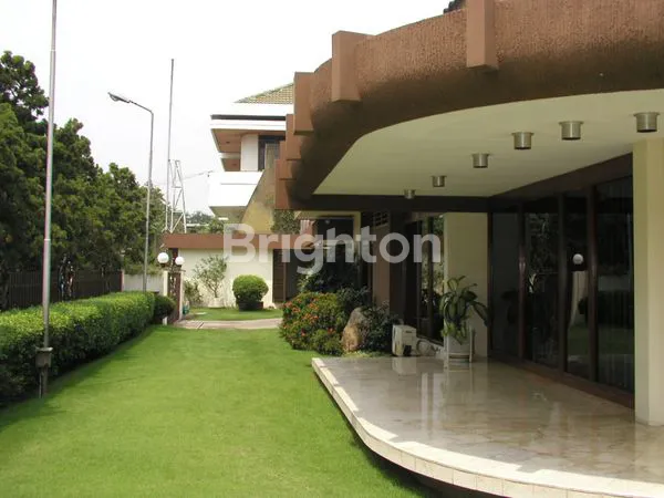 image RUMAH TUA TANJUNG DUREN HITUNG TANAH LOKASI SANGAT STRATEGIS DEKAT HOTEL DAN MALL CIPUTRA (5)