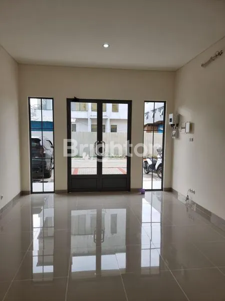 image RUKO 2 LANTAI SIAP PAKAI DI LOKASI STRATEGIS (3)