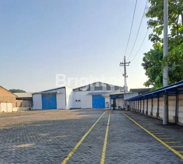 GUDANG PASURUAN SEKALIGUS ISINYA, DEKAT TOL ARAH KE SURABAYA