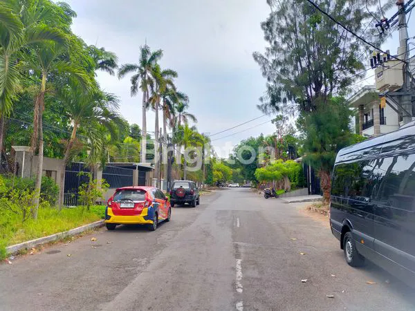 image RUMAH MODEL HERITAGE DI PUSAT KOTA SURABAYA, JALAN SEPI DAN TENANG, MEMILIKI SEJARAH DAN DAYA TARIK SENDIRI (2)