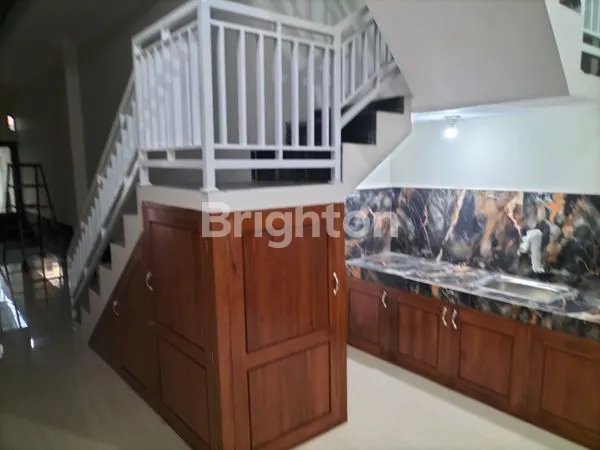 image RUMAH TENGAH KOTA SOLO DEKAT JALAN RAYA SOLO UNTUK USAHA RUMAH TINGGAL (5)