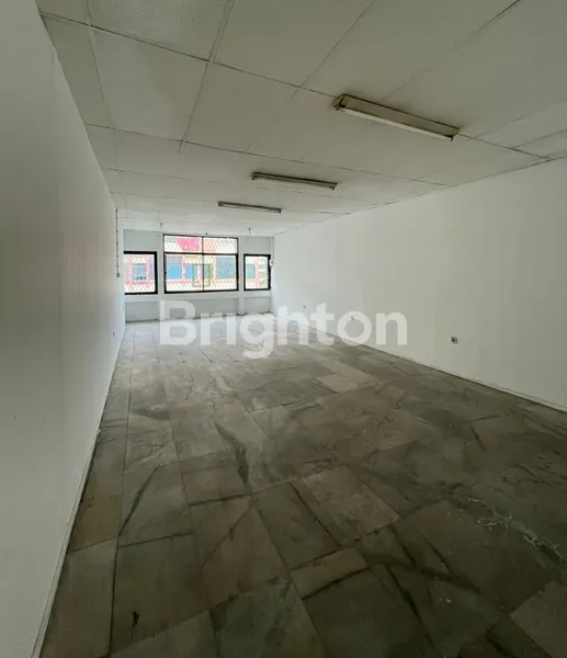 image RUKO 4 LANTAI DEKAT PELABUHAN DI MITRA BAHARI PLUIT SIAP PAKAI (8)