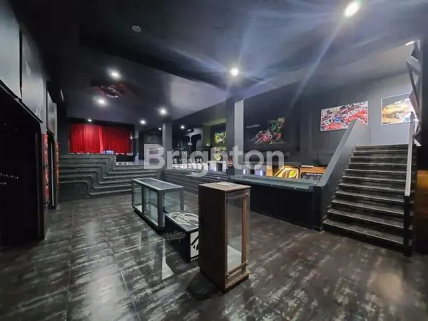 image RUKO BESAR DAN BAGUS EX SHOWROOM DI ULUWATU (2)