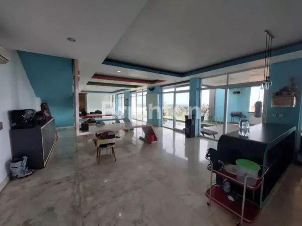 image RUKO BESAR DAN BAGUS EX SHOWROOM DI ULUWATU (4)