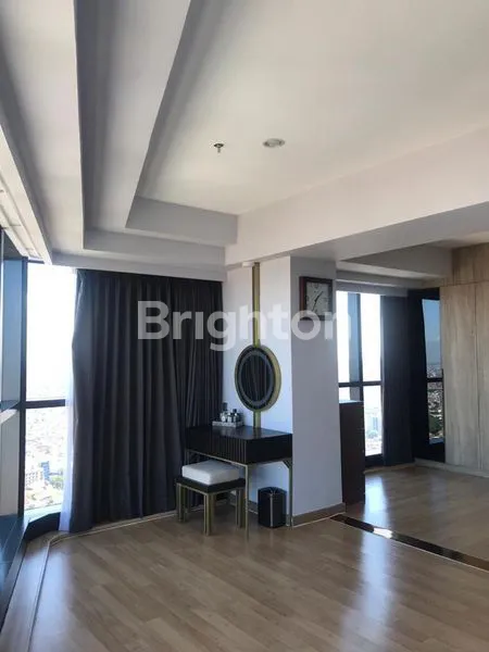 image APARTEMENT MEWAH CONNECT TUNJUNGAN PLAZA THE PEAK ONE ICON FULL FURNISHED MEWAH (2)