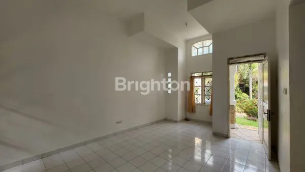 image RUMAH TERAWAT CLUSTER KOTA WISATA SUDAH RENOVASI  (3)