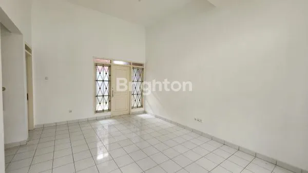 image RUMAH TERAWAT CLUSTER KOTA WISATA SUDAH RENOVASI  (4)