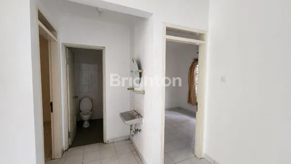 image RUMAH TERAWAT CLUSTER KOTA WISATA SUDAH RENOVASI  (6)