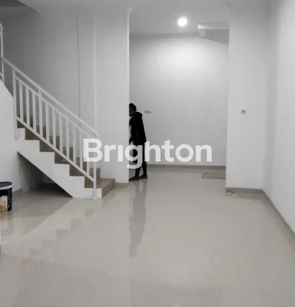 image RUMAH MEWAH 2 LANTAI STRATEGIS DI KOTA DEPOK (7)