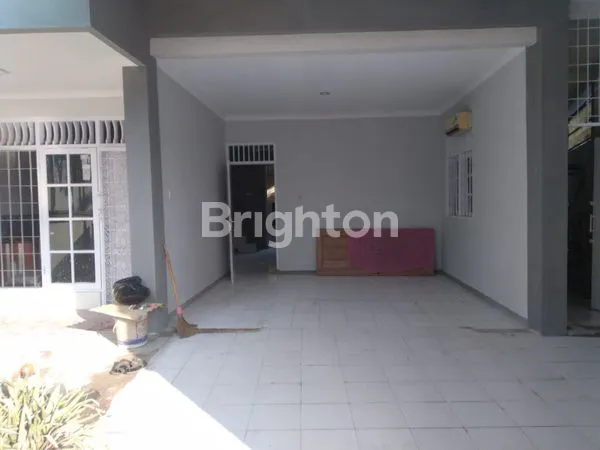 image RUMAH BARU RENOVASI MANAHAN PUSAT KOTA SOLO DEKAT DENGAN TOL NGEMPLAK (3)