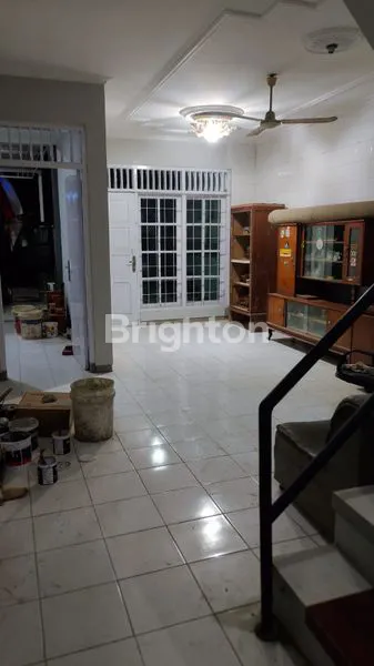 image RUMAH BARU RENOVASI MANAHAN PUSAT KOTA SOLO DEKAT DENGAN TOL NGEMPLAK (6)