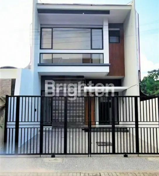 image RUMAH TENGAH KOTA SURABAYA KLAMPIS SEMOLO  (1)