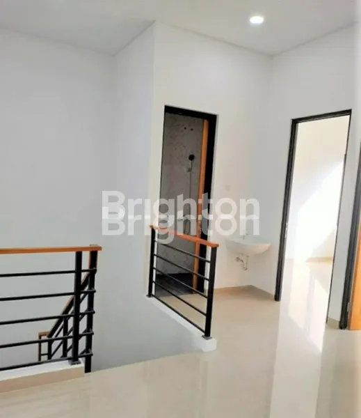 image RUMAH TENGAH KOTA SURABAYA KLAMPIS SEMOLO  (2)