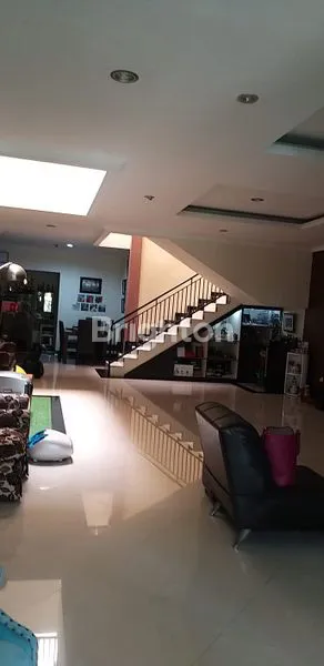 image RUMAH SIAP HUNI 2 LANTAI SLIPI JL. ANGGREK, JAKARTA BARAT (1)