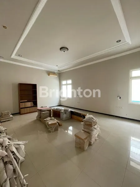 image RUMAH VILLA BUKIT MAS SEMI FURNISH. NYAMAN ASRI SIAP HUNI. SELANGKAH AKSES DAN EXIT TOLL. AREA TENGAH KOTA SURABAYA (4)