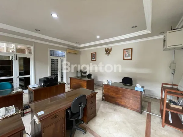 image SEMI FURNISH SIAP HUNI RUMAH VILLA BUKIT MAS LOKASI STRATEGIS SELANGKAH GRAHA FAMILY DEKAT KE AKSES DAN EXIT TOL AREA TENGAH KOTA SURABAYA JAWA TIMUR (1)